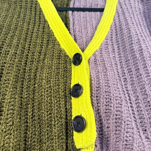 Urban Outfitters Ashlyn Colorblock Batwing Cropped Cardigan | Small - Picture 3 of 8